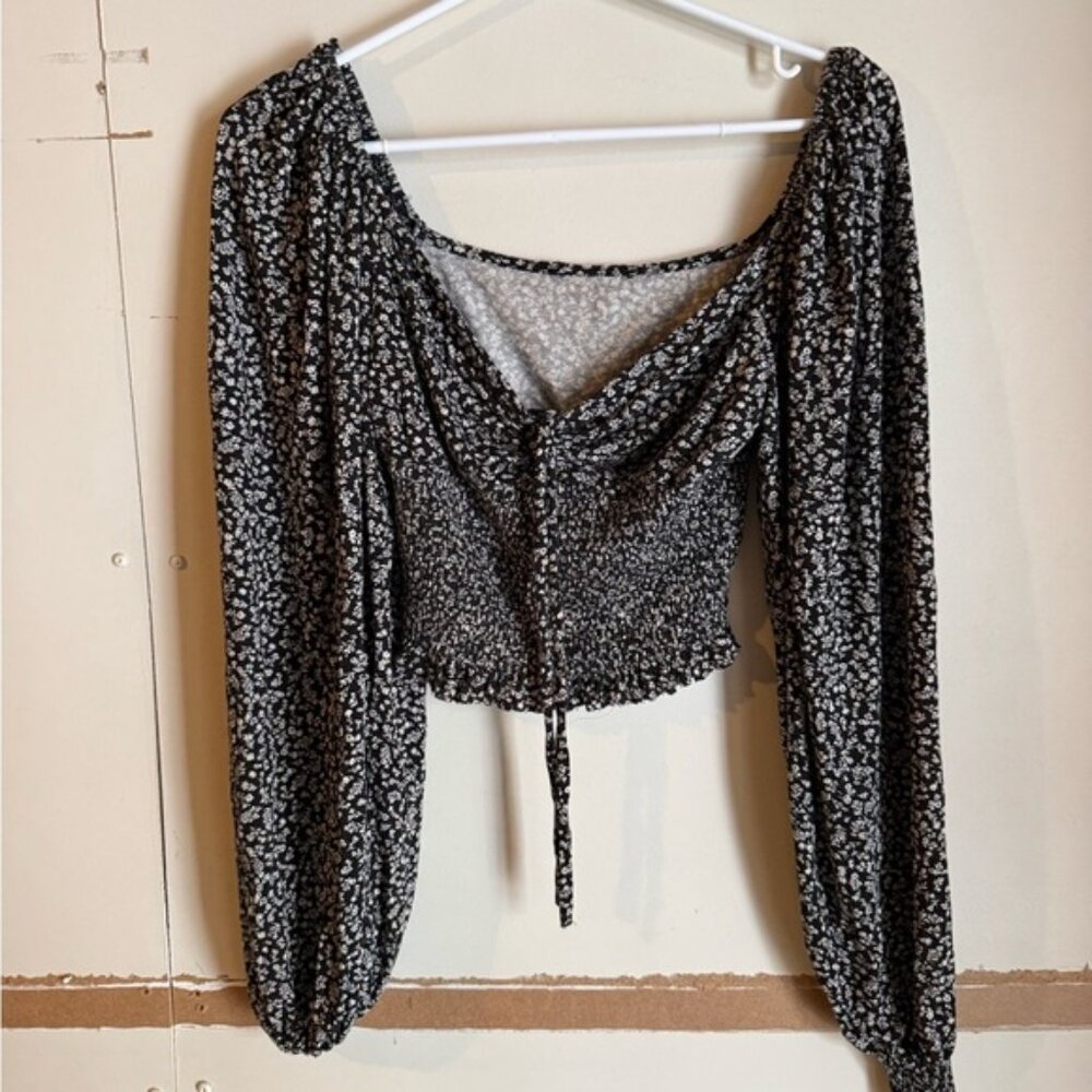 Black & White Floral Ruched Crop Top – Long Sleeve Cottagecore Blouse